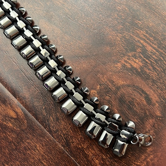 Beautiful Statement Necklace - Picture 6 of 8